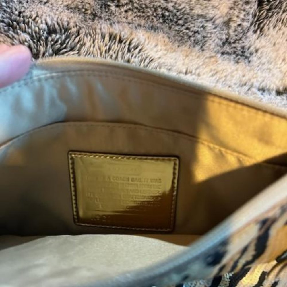 Coach Writstlet - Gold Tan Black Excellent Condition Sequins Sparkles 10W 7L 1 W - Picture 4 of 5